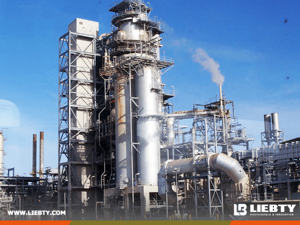 XCMG helps build the world's largest oil refinery.