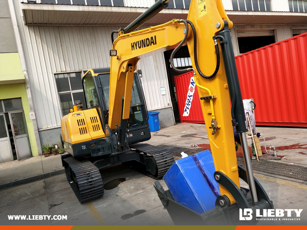 Philippines - 1 Unit LUTONG Tractor LT504 & 1 HYUNDAI R60VS Excavator