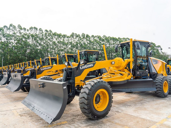 LIUGONG Delivers 1,000 Pieces Of Equipment To Key Customers In West Africa