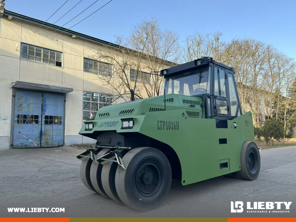 Philippines - 1 Unit LUTONG Double Drum Roller & 1 Tire Roller & 1 Asphalt Paver & 1 Asphalt Spreader Truck