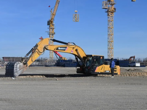 Safety Hazard Control Case in Earthmoving Machinery Construction