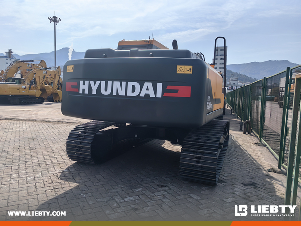 Algeria - 1 Unit HYUNDAI HX220HD Excavator