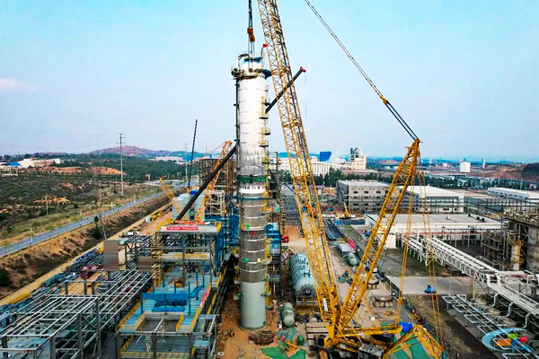 XCMG Cranes Complete Precision Lifting of 100-Ton Distillation Tower