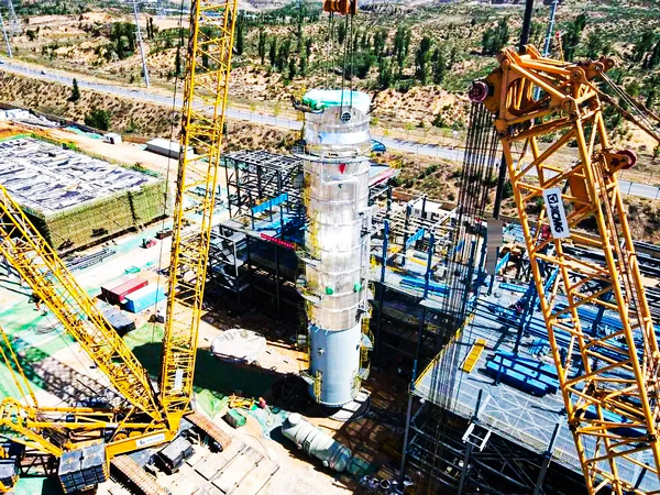 XCMG Cranes Complete Precision Lifting of 100-Ton Distillation Tower