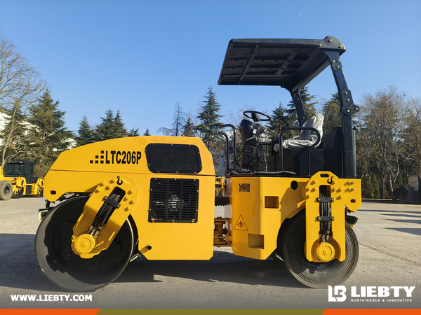 Guyana - 1 Unit LUTONG LTC206P Road Roller