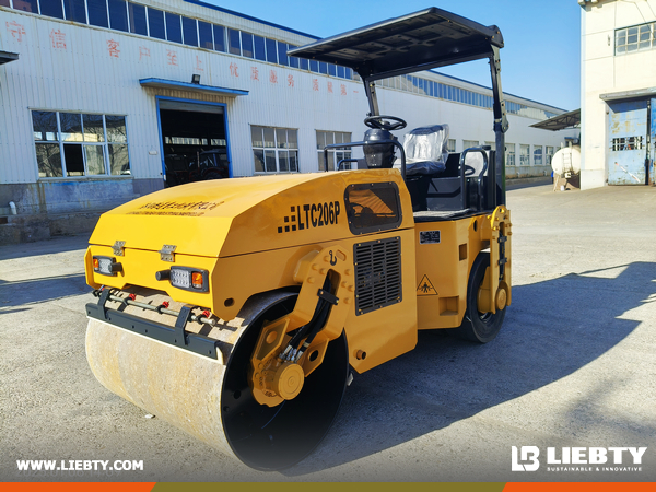 Guyana - 1 Unit LUTONG LTC206P Road Roller