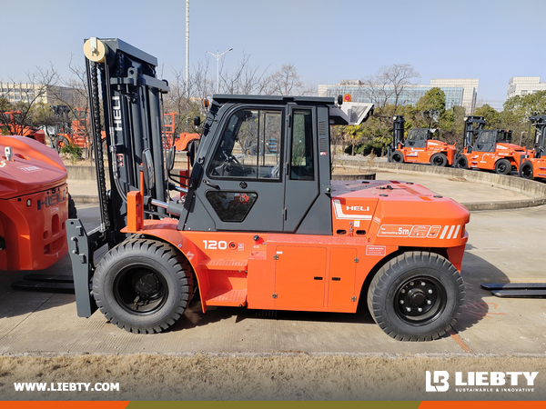 Algeria - 1 Unit HELI CPCD120 Forklift & 1 SUNWARD SWE60F-3 Excavator