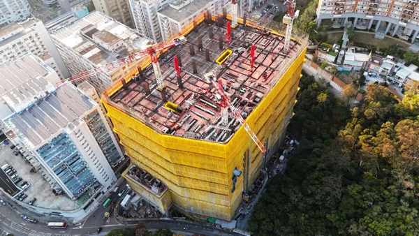 XCMG Tower Cranes Support Hong Kong Data Center Project