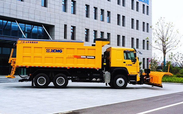 XCMG XGH5251TCXZ6 Snowplow Ensures Efficient Winter Road Clearance