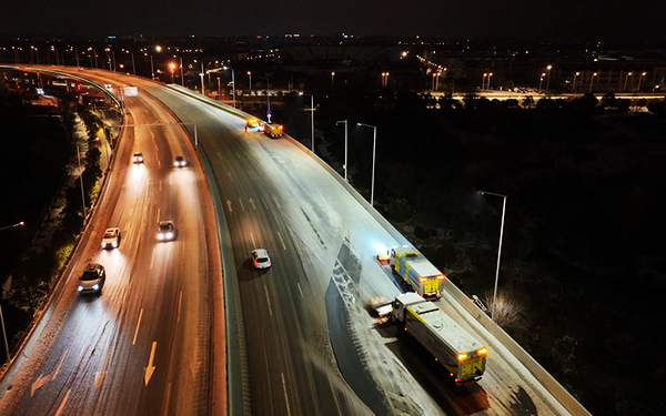 XCMG XGH5251TCXZ6 Snowplow Ensures Efficient Winter Road Clearance