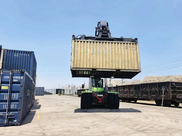 LIUGONG Supports CONCH Cement's Zero-Carbon Mining Initiative
