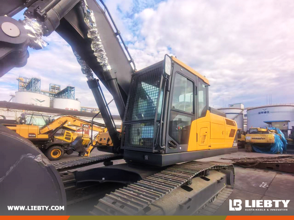Algeria - 1 Unit HYUNDAI HX340HD Crawler Excavator 