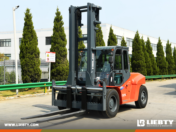 Panama - 1 Unit HELI CPCD30 & 1 CPCD100 Forklift
